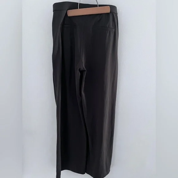 Halara Flex™ High Waisted Pocket Straight Leg
Work Pants medium green kaki - Picture 4 of 7